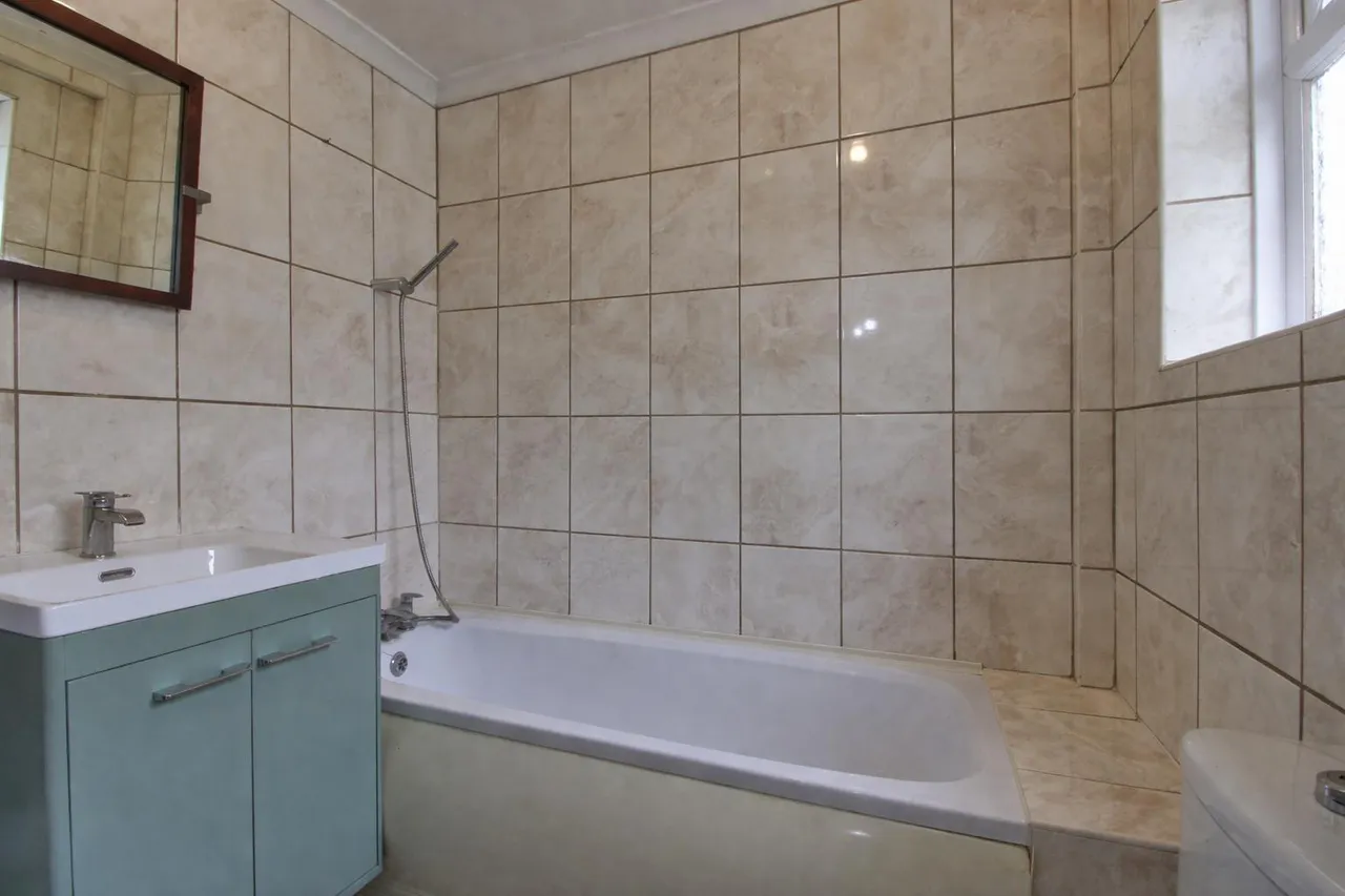Bishop Street, Newport, NP19, photo 3