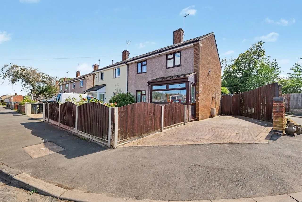 3 bed house for sale — Mavor Drive, Bedworth, CV12