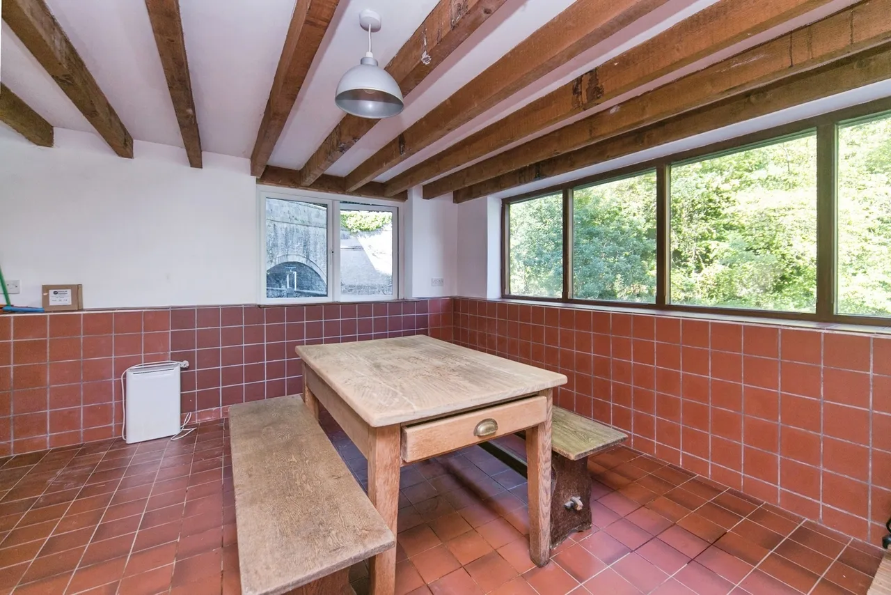 Cadnant Road, Menai Bridge, LL59, photo 32