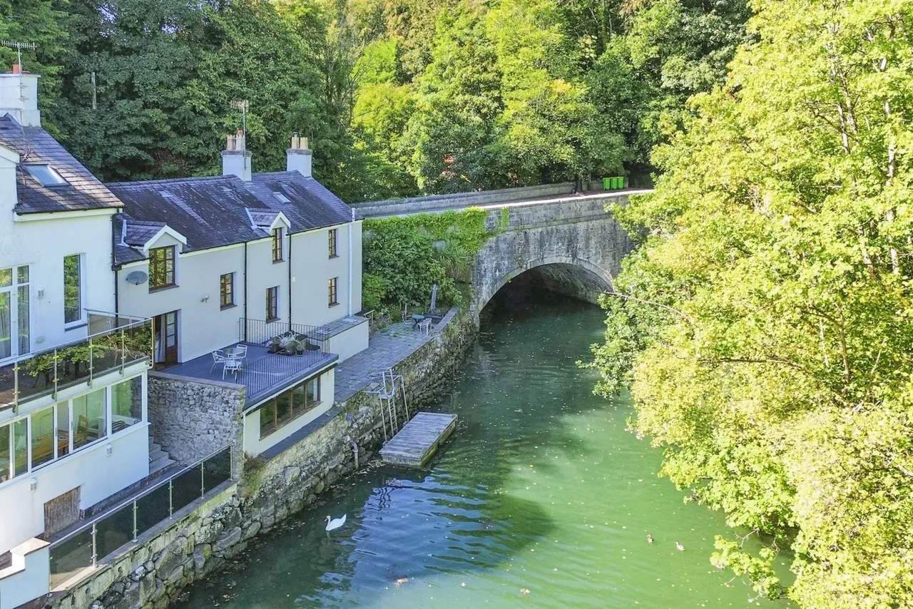 Cadnant Road, Menai Bridge, LL59, photo 15