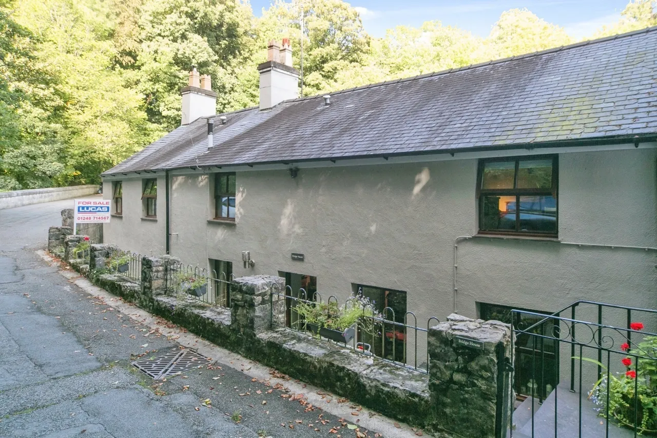 Cadnant Road, Menai Bridge, LL59, photo 25