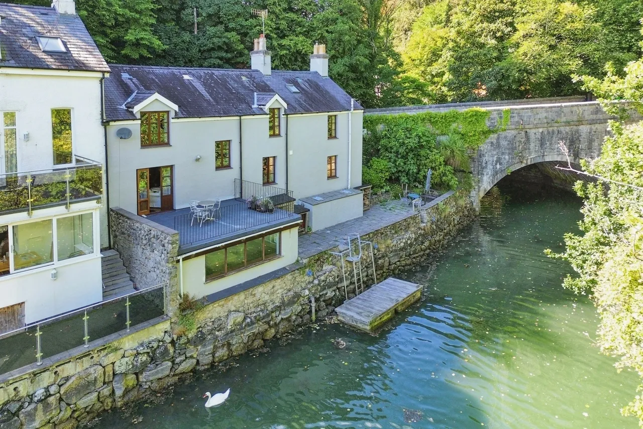 Cadnant Road, Menai Bridge, LL59, photo 27