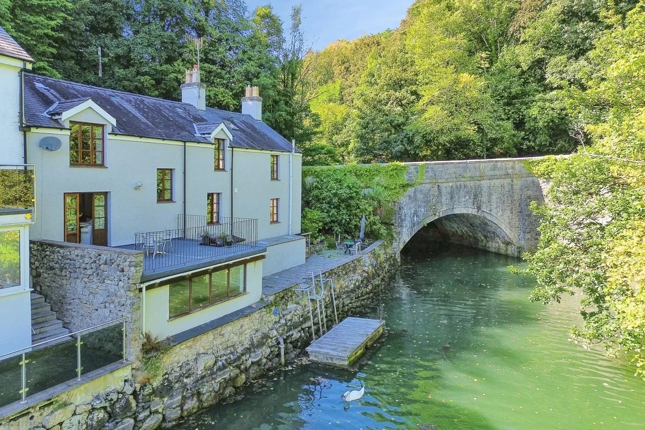 Cadnant Road, Menai Bridge, LL59, photo 6