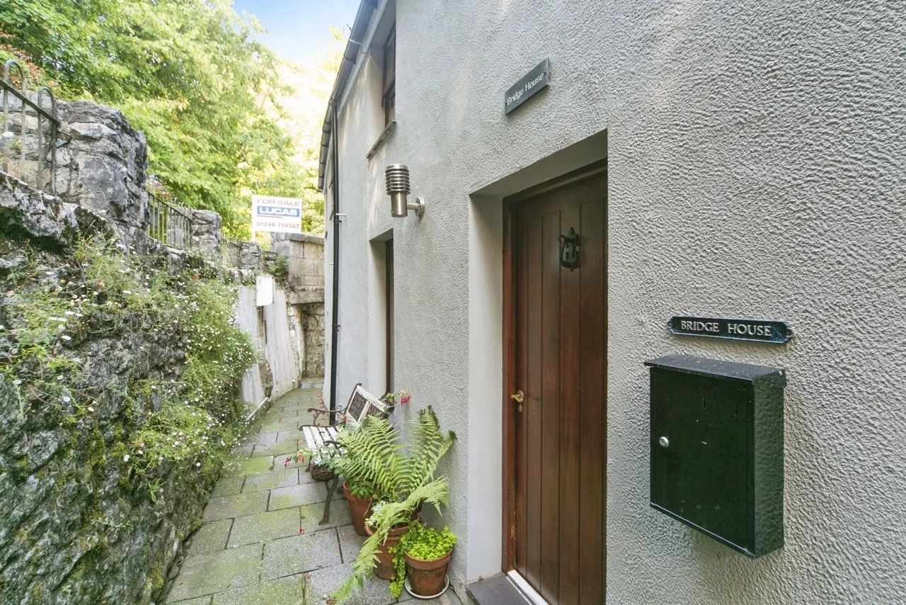 Cadnant Road, Menai Bridge, LL59, photo 11
