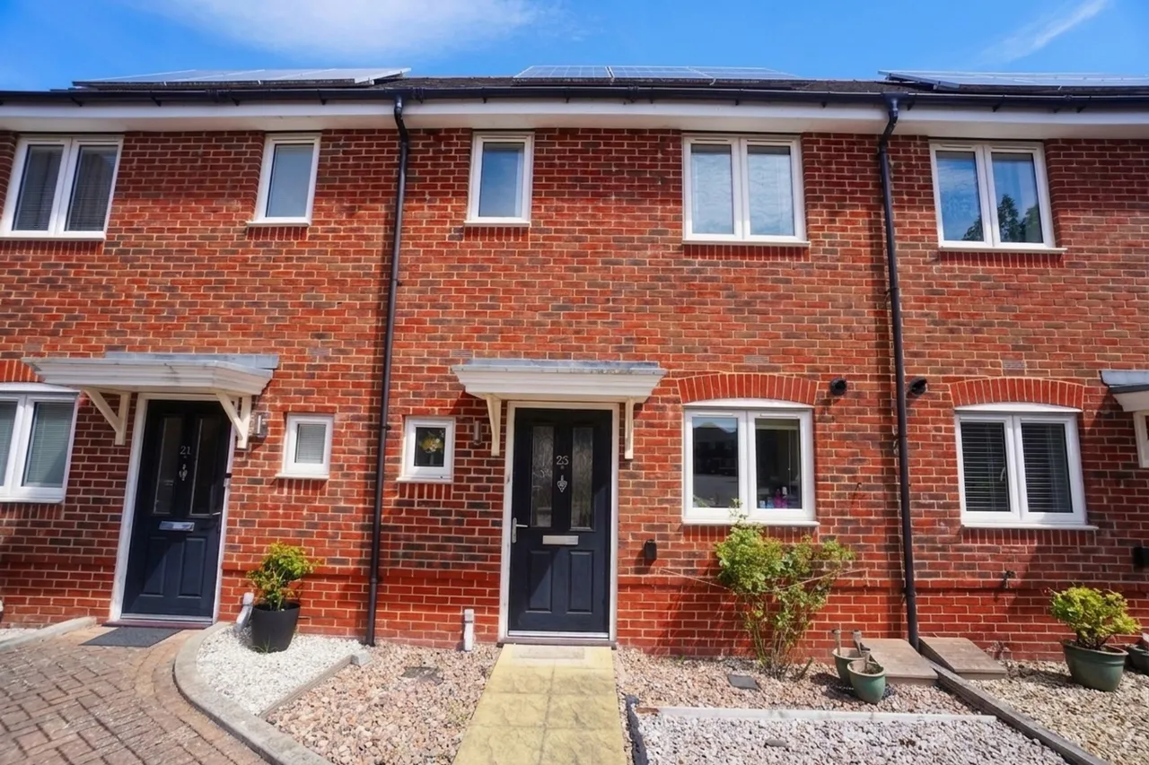 2 bed house for sale, Kingswood Park, High Wycombe, HP13