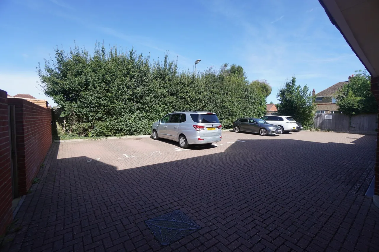 Kingswood Park, High Wycombe, HP13, photo 13