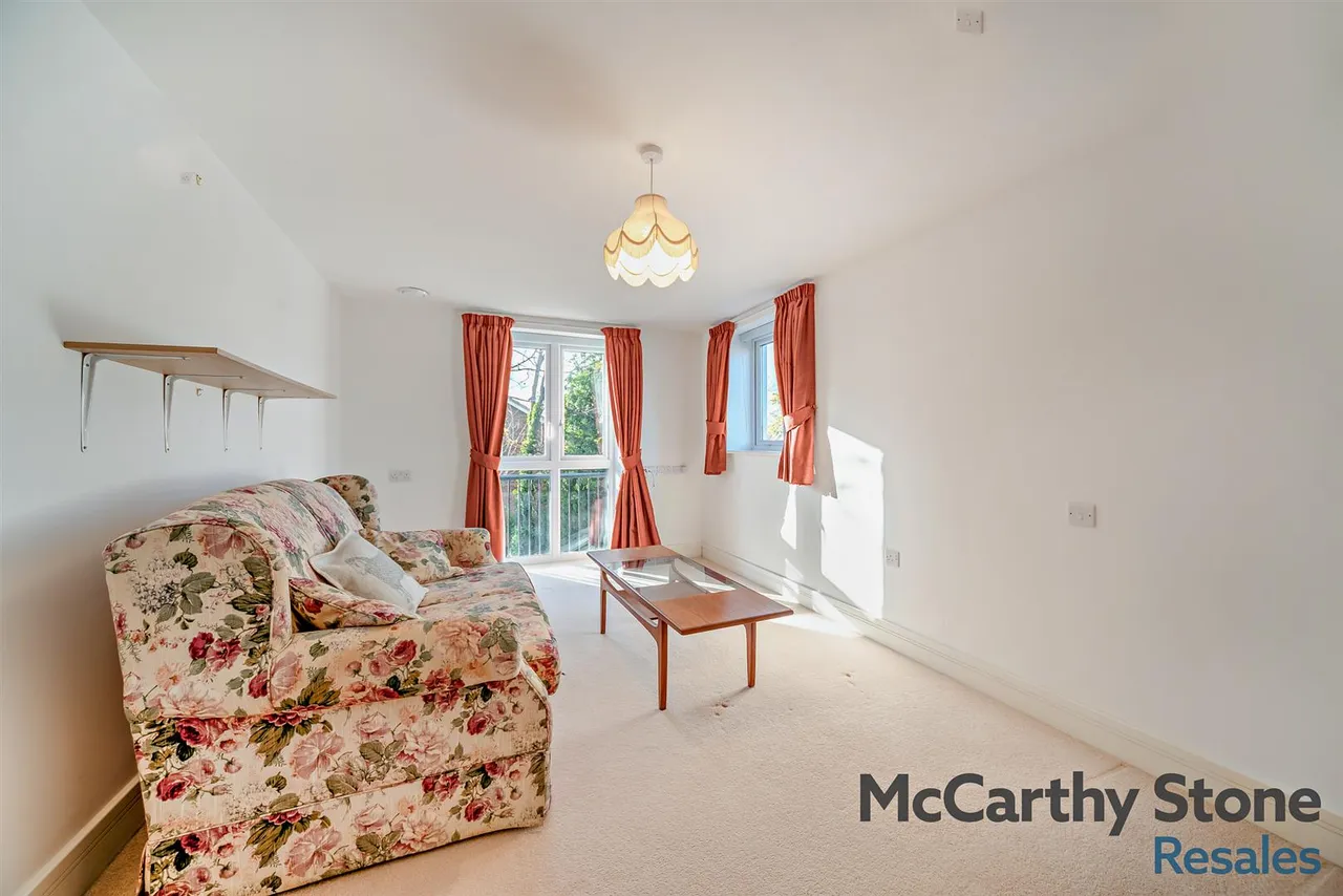 Abbotsmead Place, Caversham, RG4, photo 3