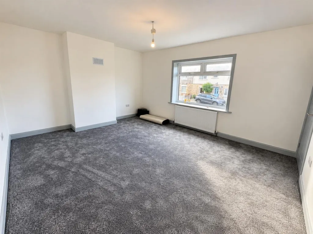 Albert Avenue, Shipley, BD18, photo 5
