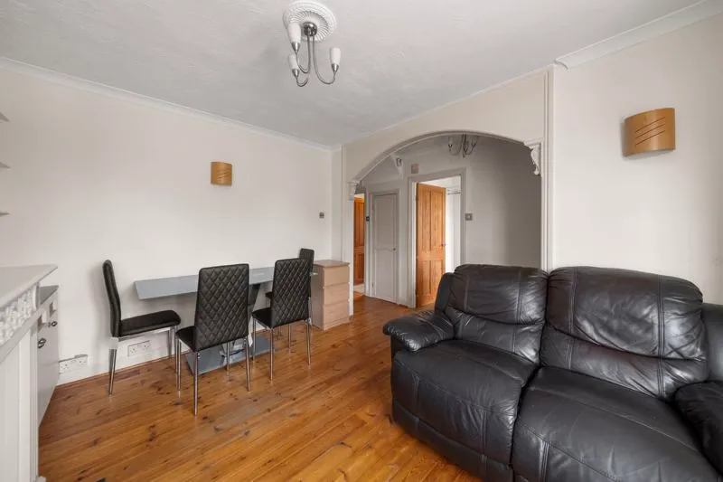 Botwell Crescent, Hayes, photo 4