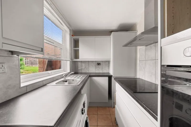 Botwell Crescent, Hayes, photo 2