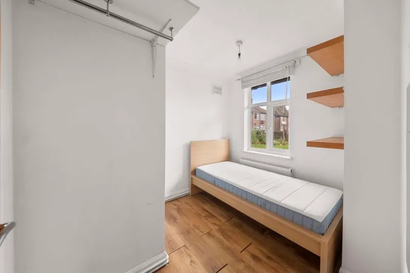 Botwell Crescent, Hayes, photo 6