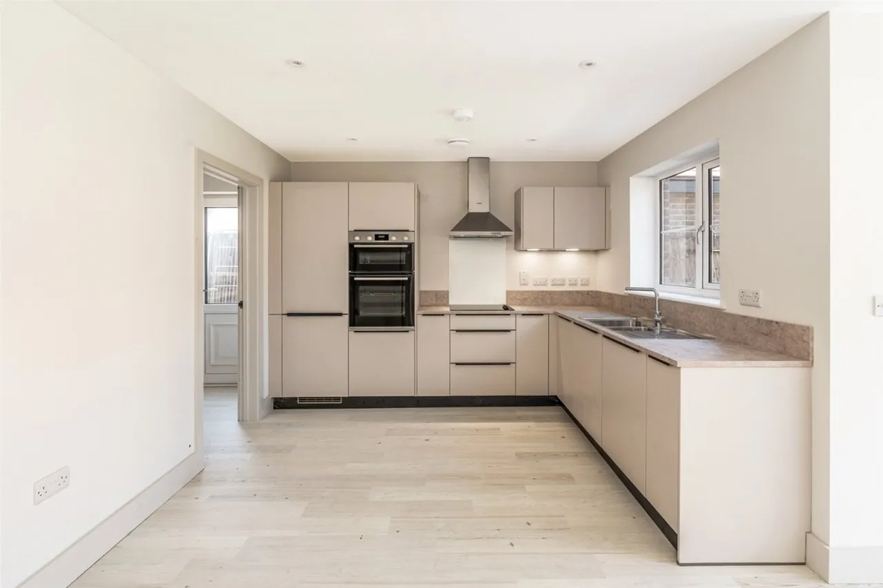 Angmering, BN16, photo 4