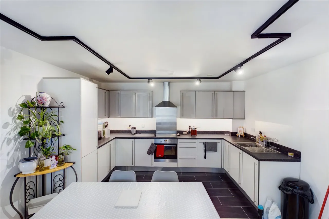 Kelvin Road, Newbury, RG14, photo 3