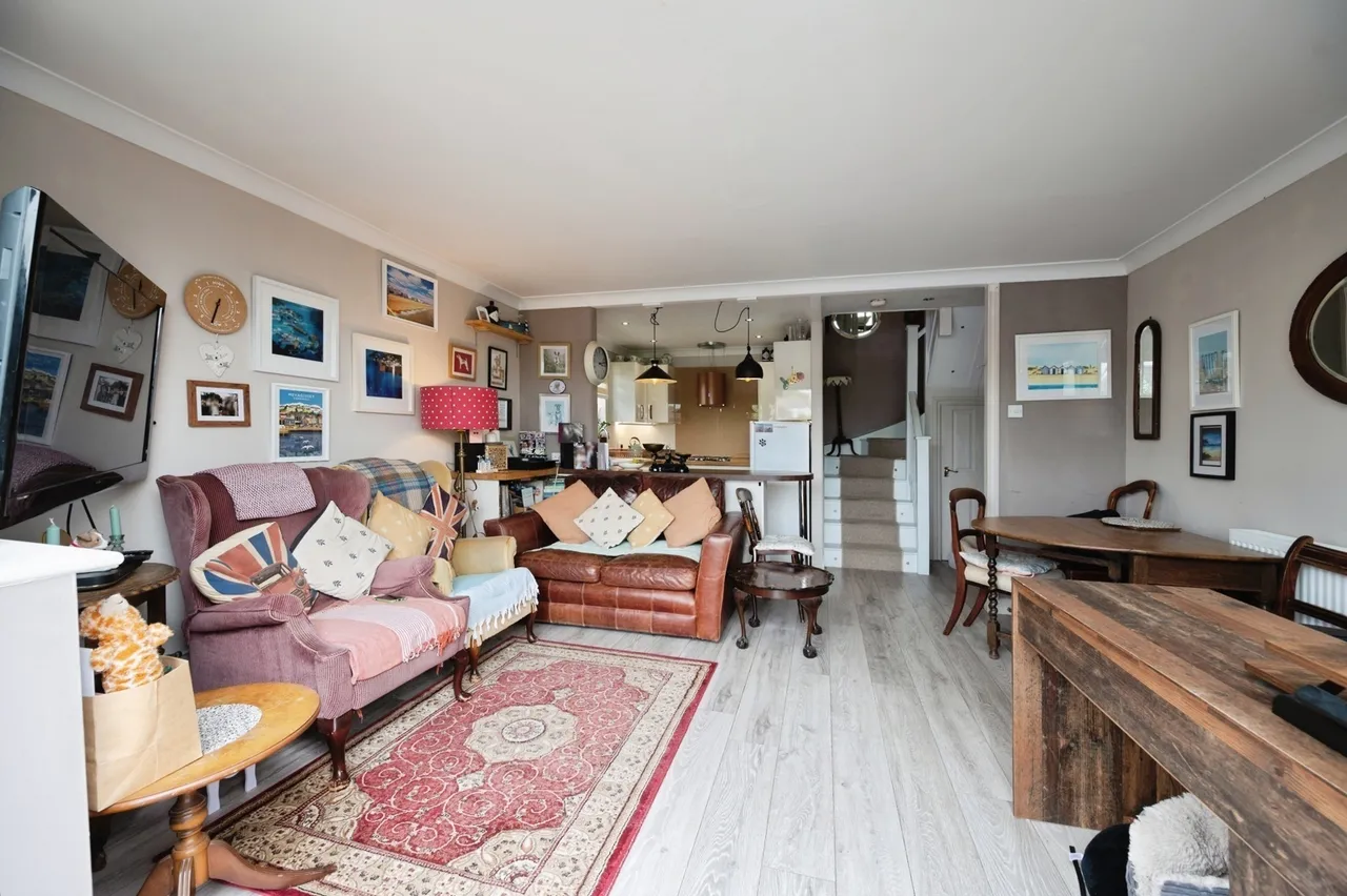 Southwood Road, Hayling Island, PO11, photo 4