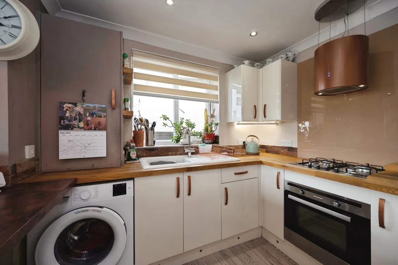 Southwood Road, Hayling Island, PO11, photo 13