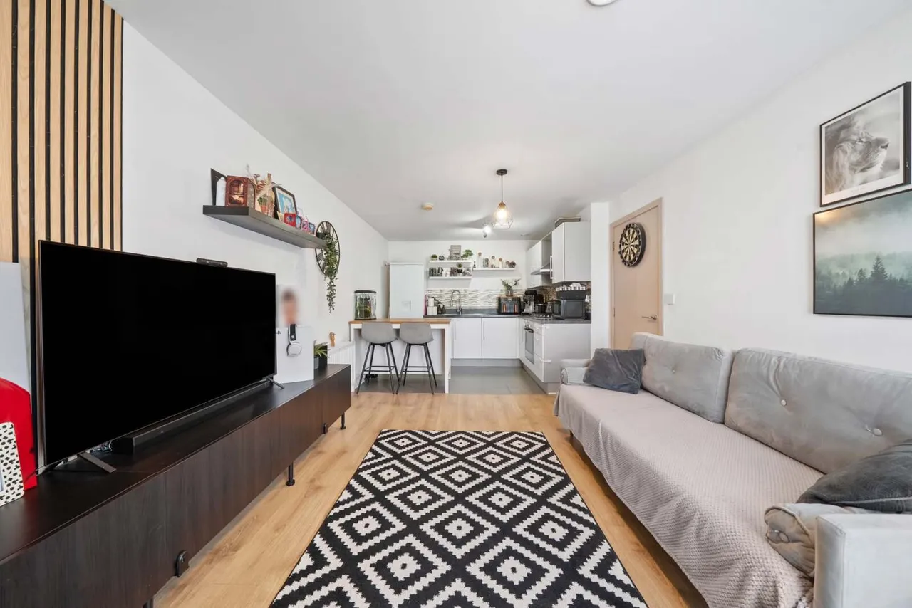 Harrow Close, Addlestone, KT15, photo 13