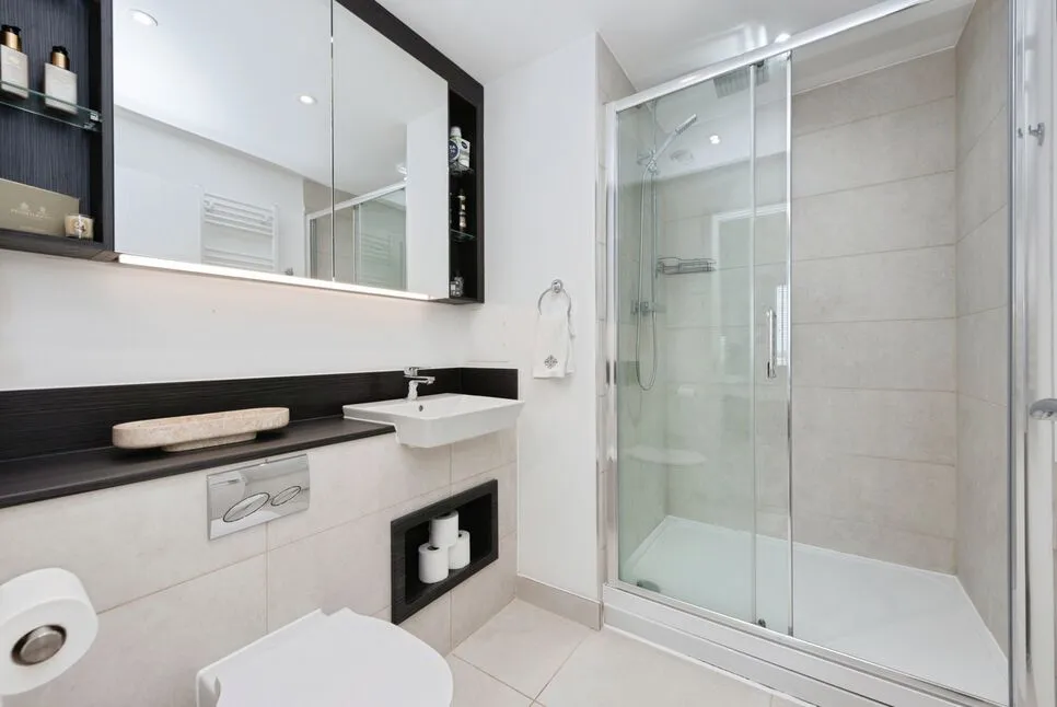 Prince Regent Road, Hounslow, TW3, photo 3