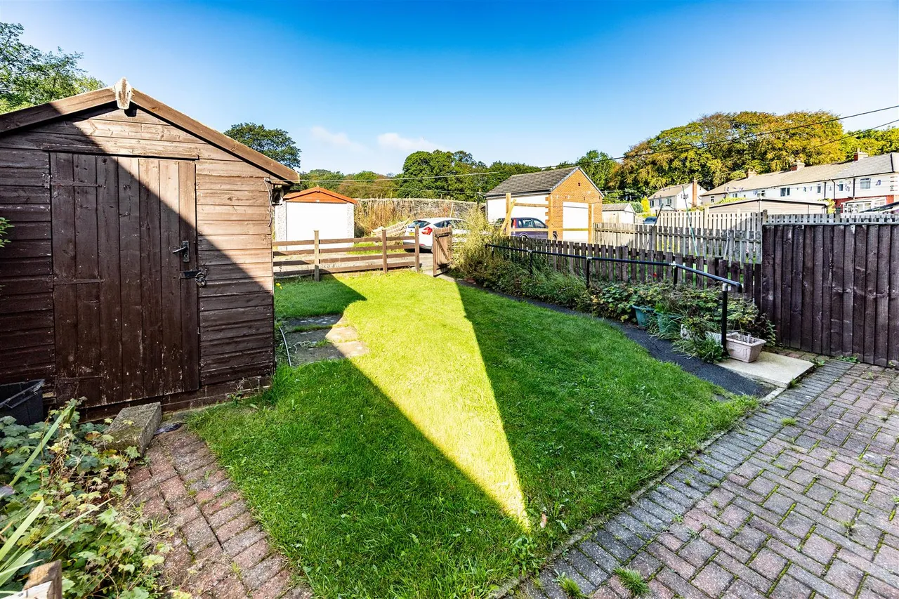Beechwood Drive, Halifax, HX2, photo 18