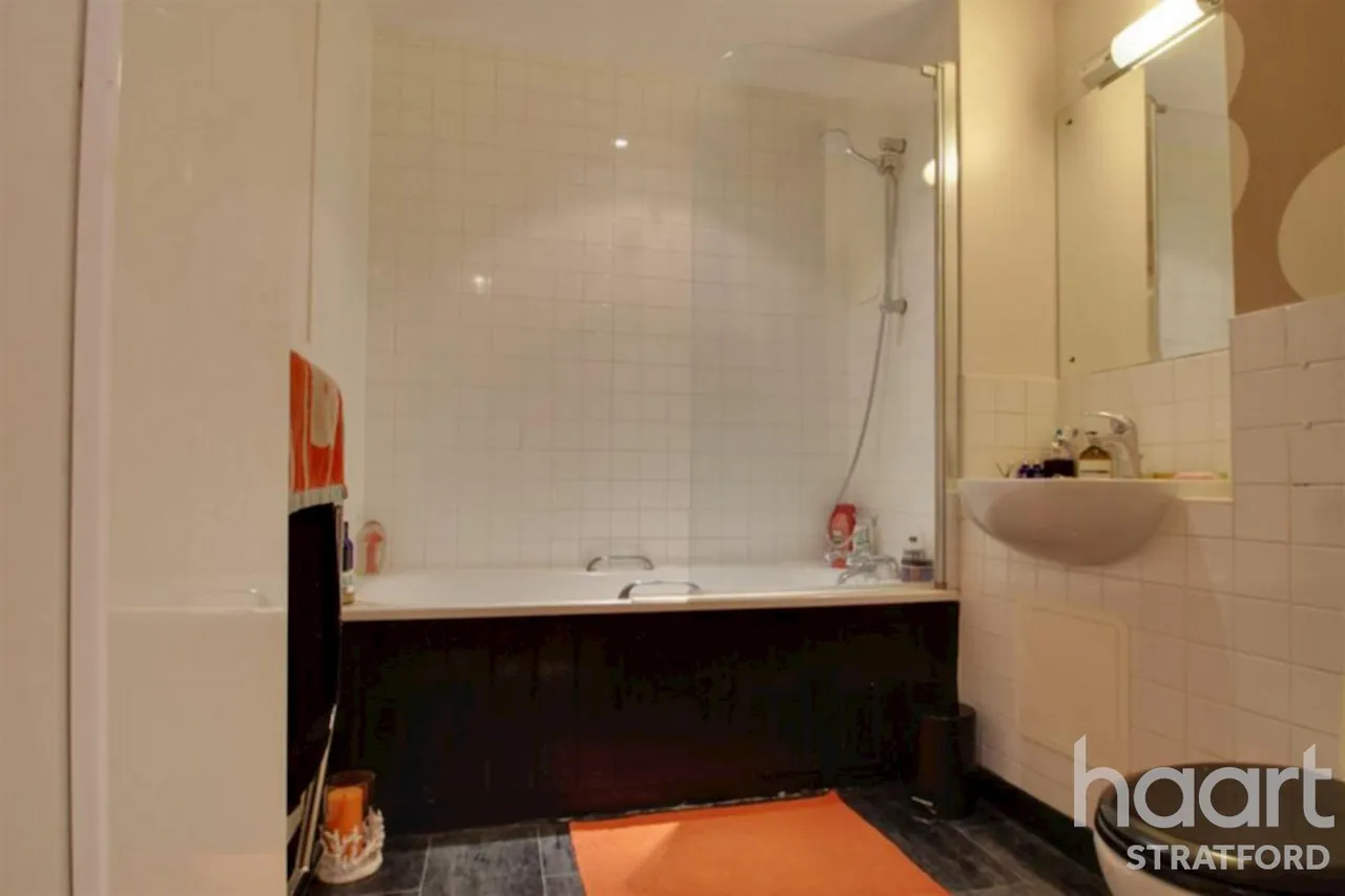 Forest Lane, London, E15, photo 13