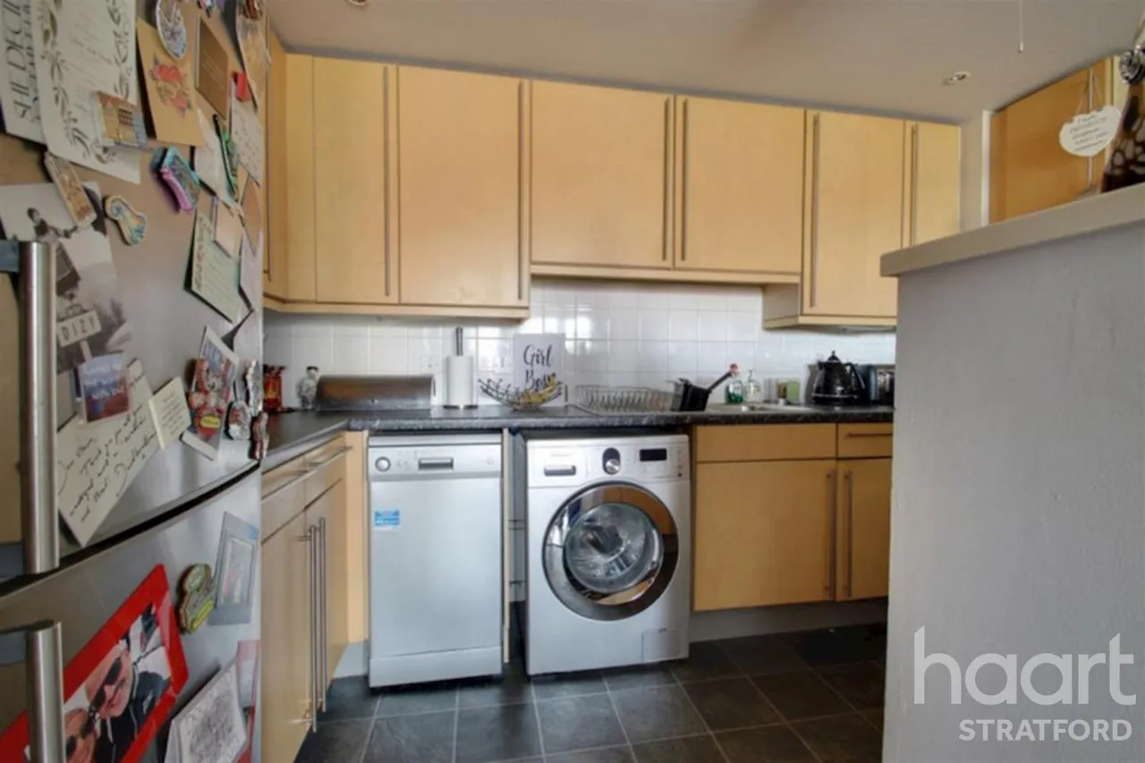 Forest Lane, London, E15, photo 7