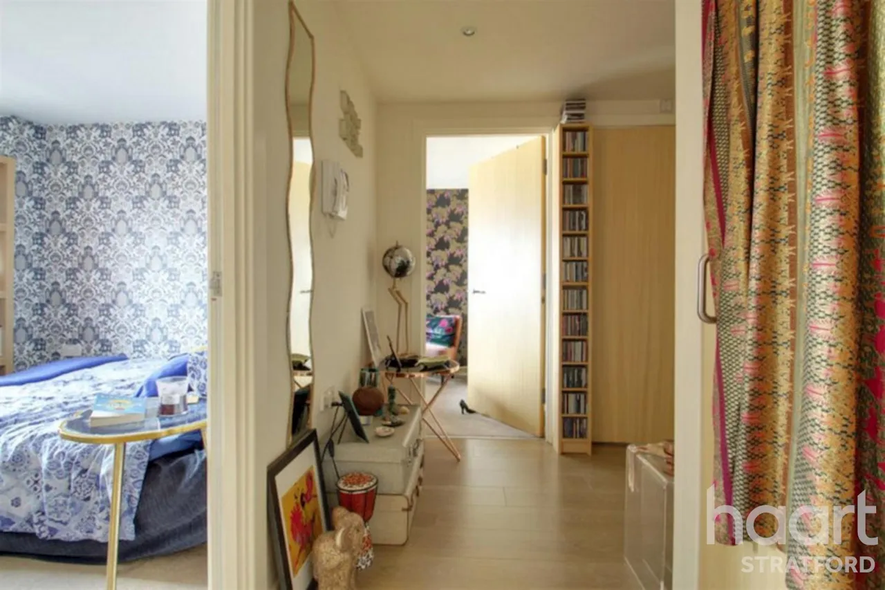 Forest Lane, London, E15, photo 10