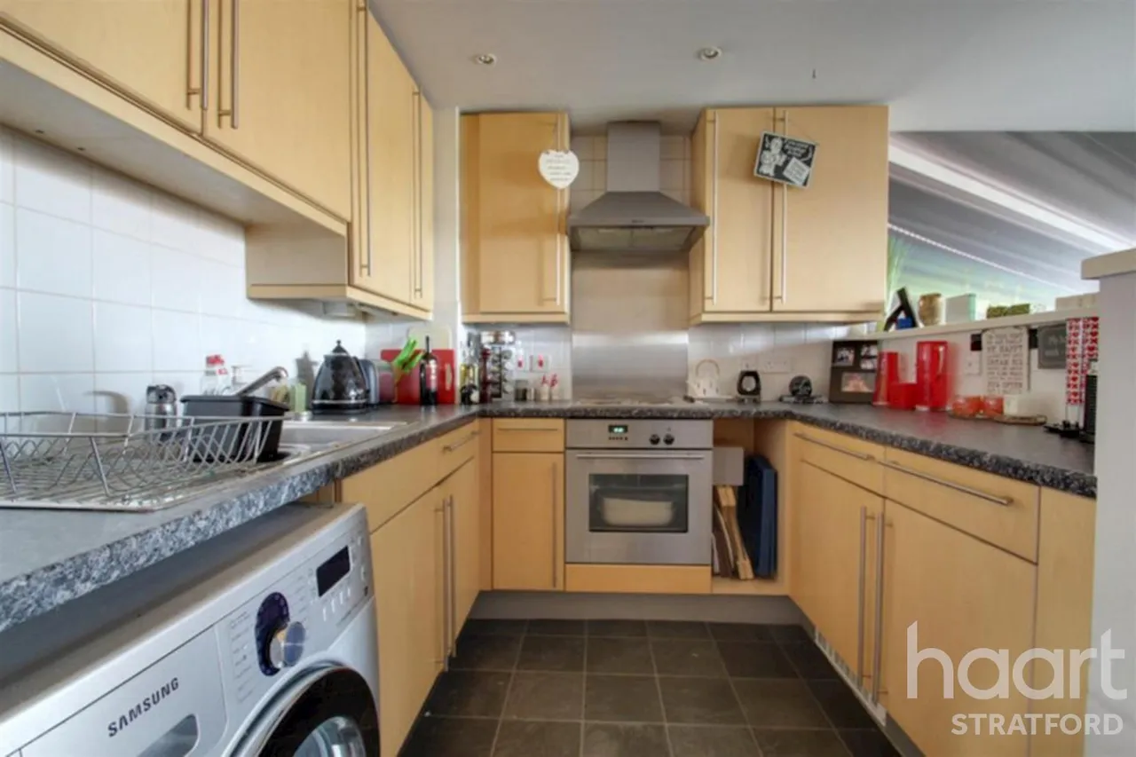 Forest Lane, London, E15, photo 6