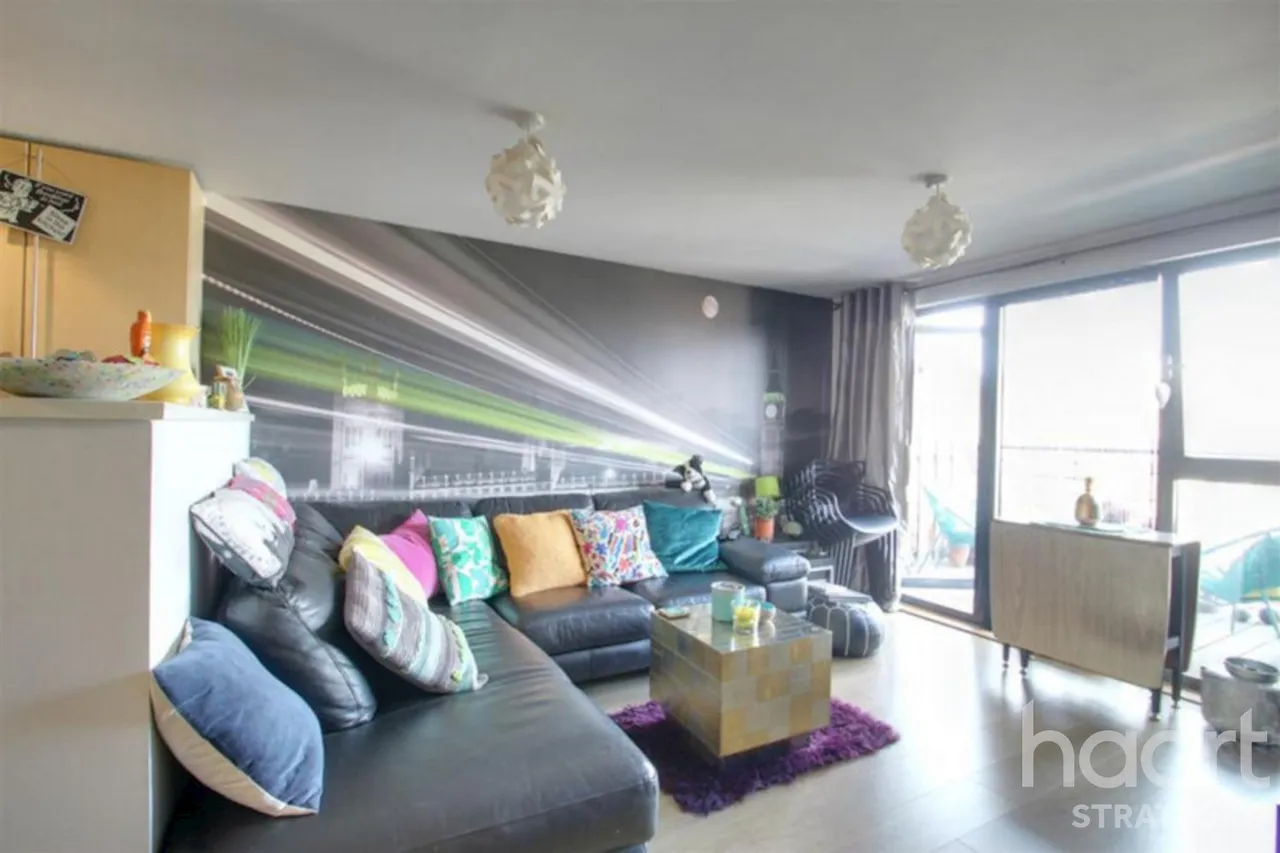 Forest Lane, London, E15, photo 5