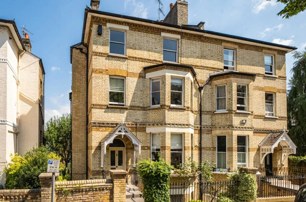 2 bed flat for sale, Gayton Crescent, Hampstead Village, NW3