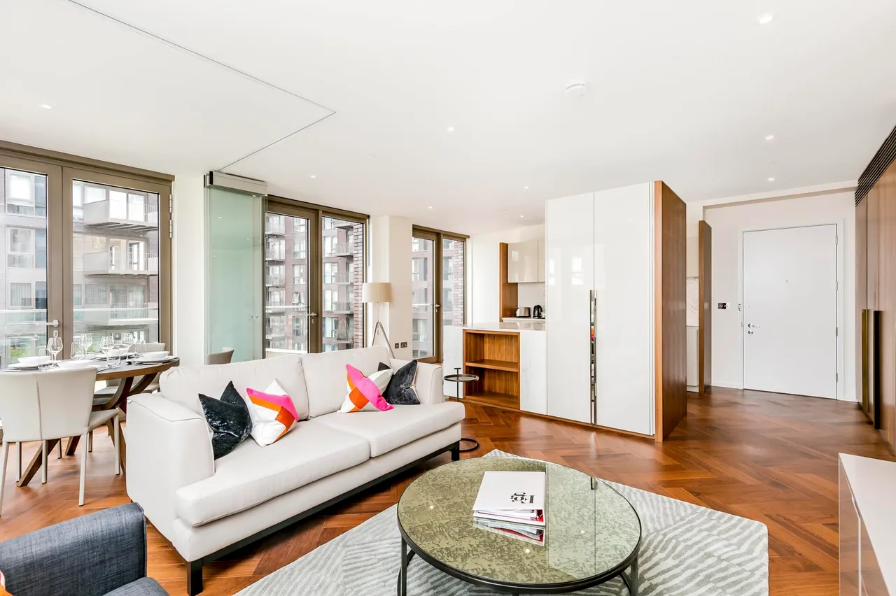 2 bed flat for sale, Embassy Gardens, Nine Elms, SW11