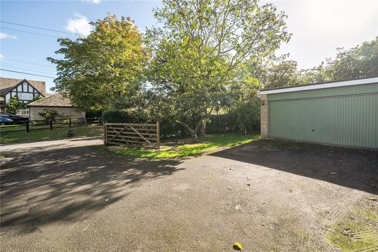Oxenton, Cheltenham, GL52, photo 13