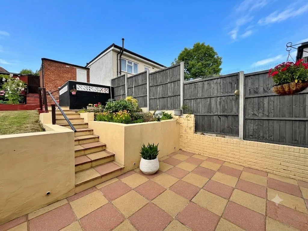 Whitton Avenue East, Greenford, UB6, photo 18