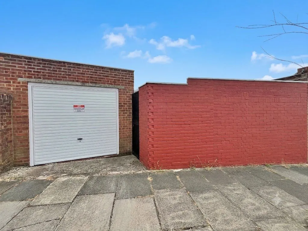 Whitton Avenue East, Greenford, UB6, photo 17