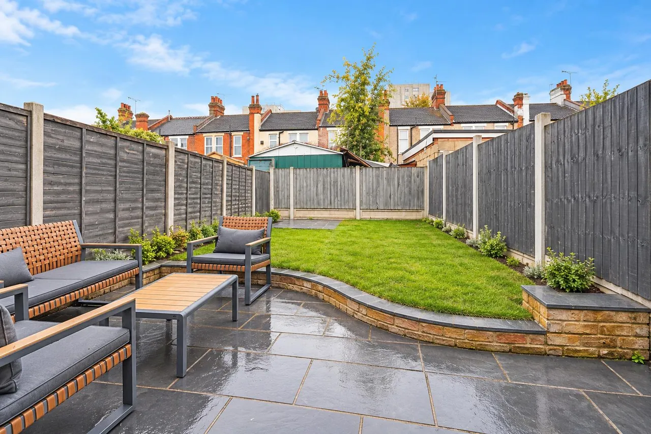 Albany Avenue, Westcliff-On-Sea, photo 18