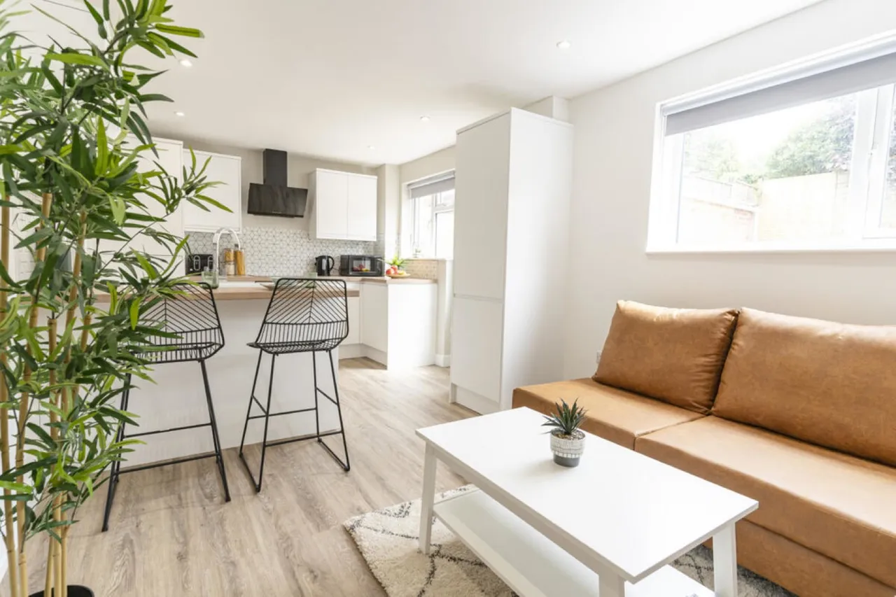 Firmstone Road , Winnall, photo 11