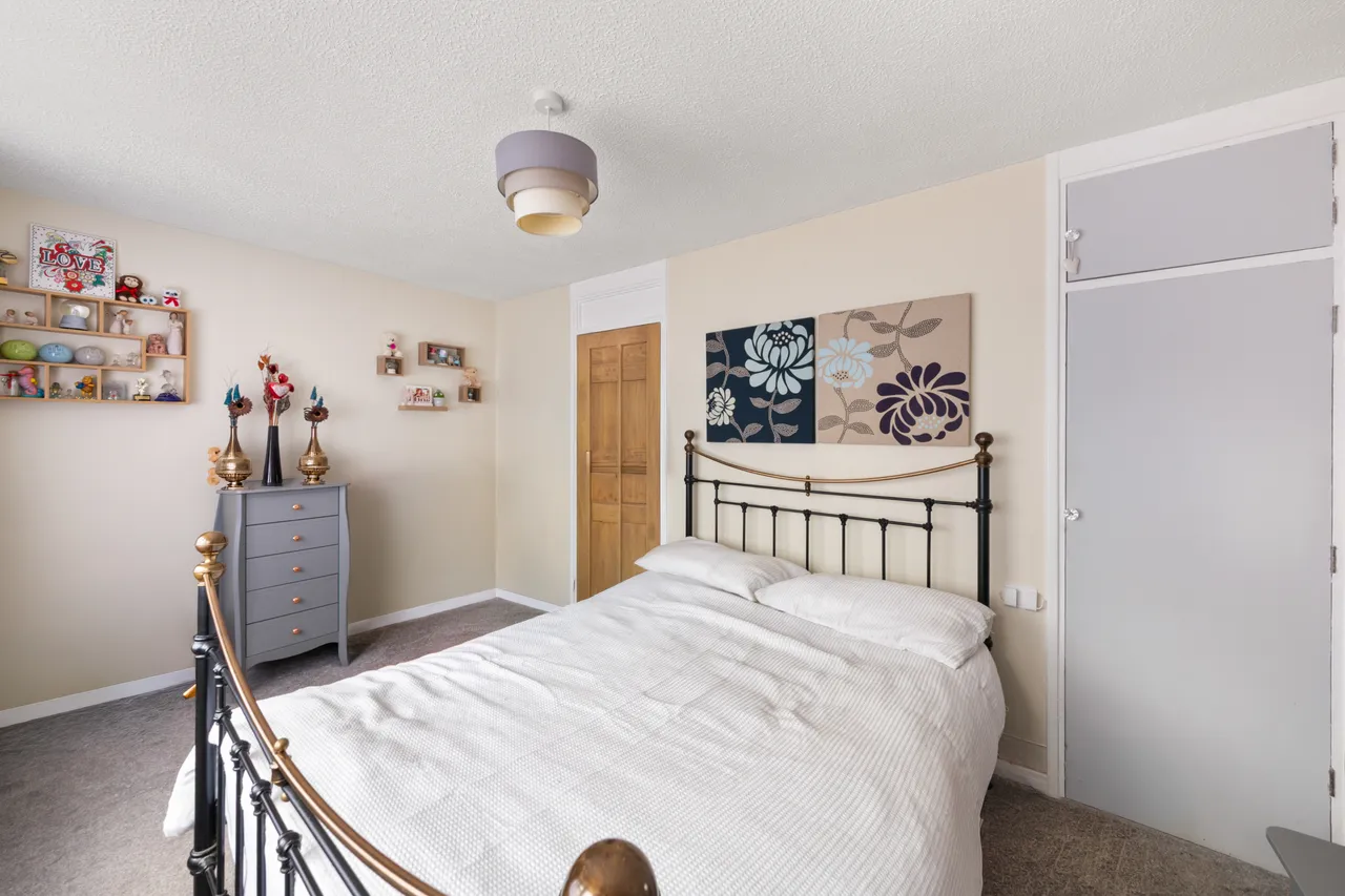Newmarket Avenue, Northolt, UB5, photo 4