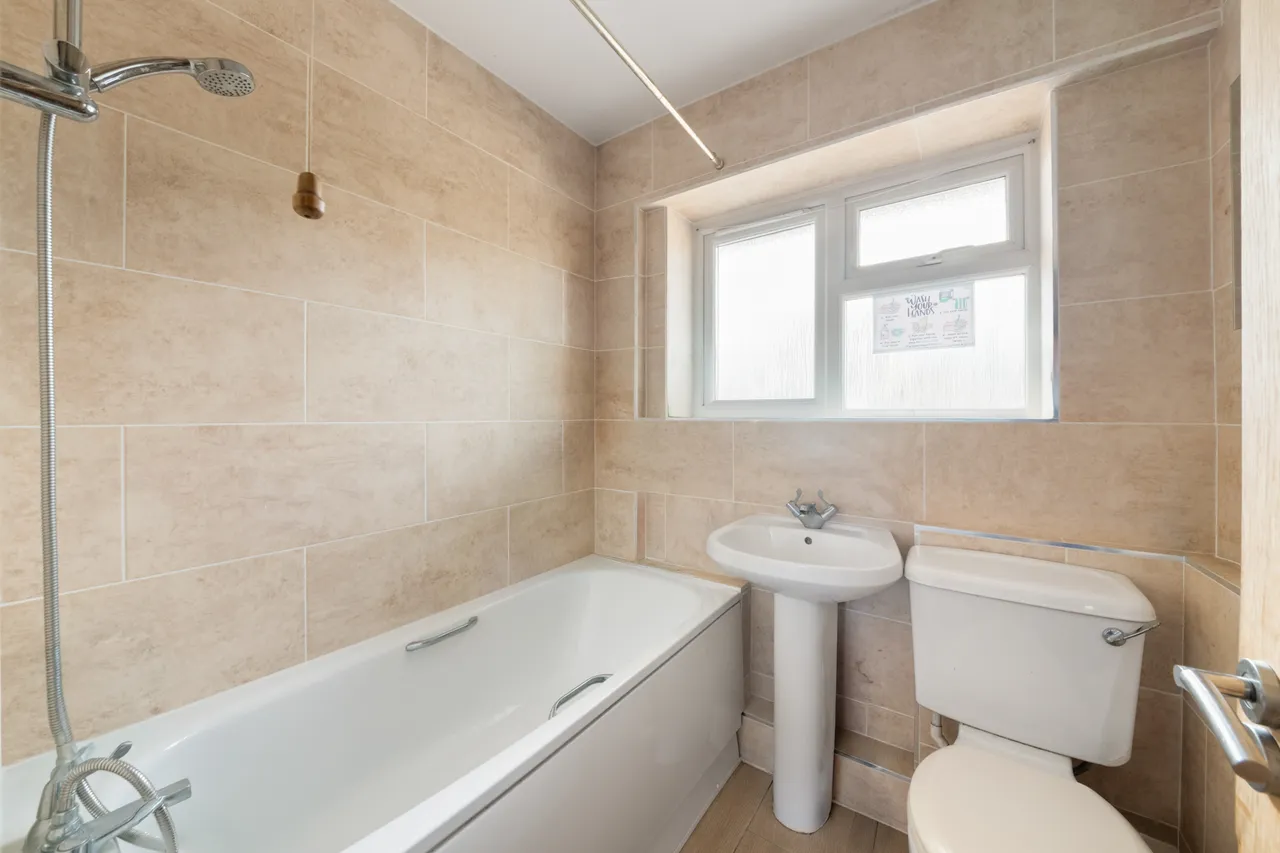 Newmarket Avenue, Northolt, UB5, photo 8