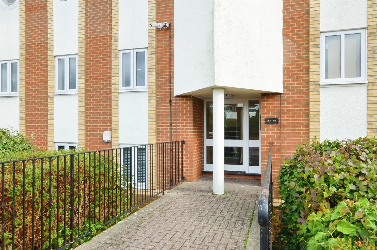 Walsingham Close, Hatfield, AL10, photo 13