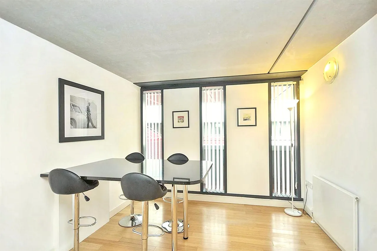 Woodfield Road, Altrincham, WA14, photo 11