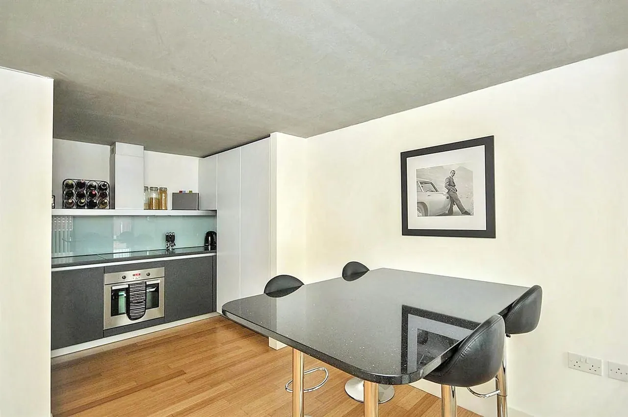 Woodfield Road, Altrincham, WA14, photo 10