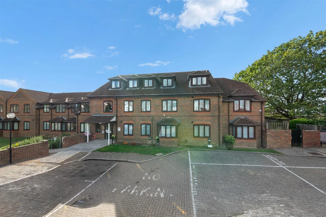 Corbins Lane, Harrow, photo 10