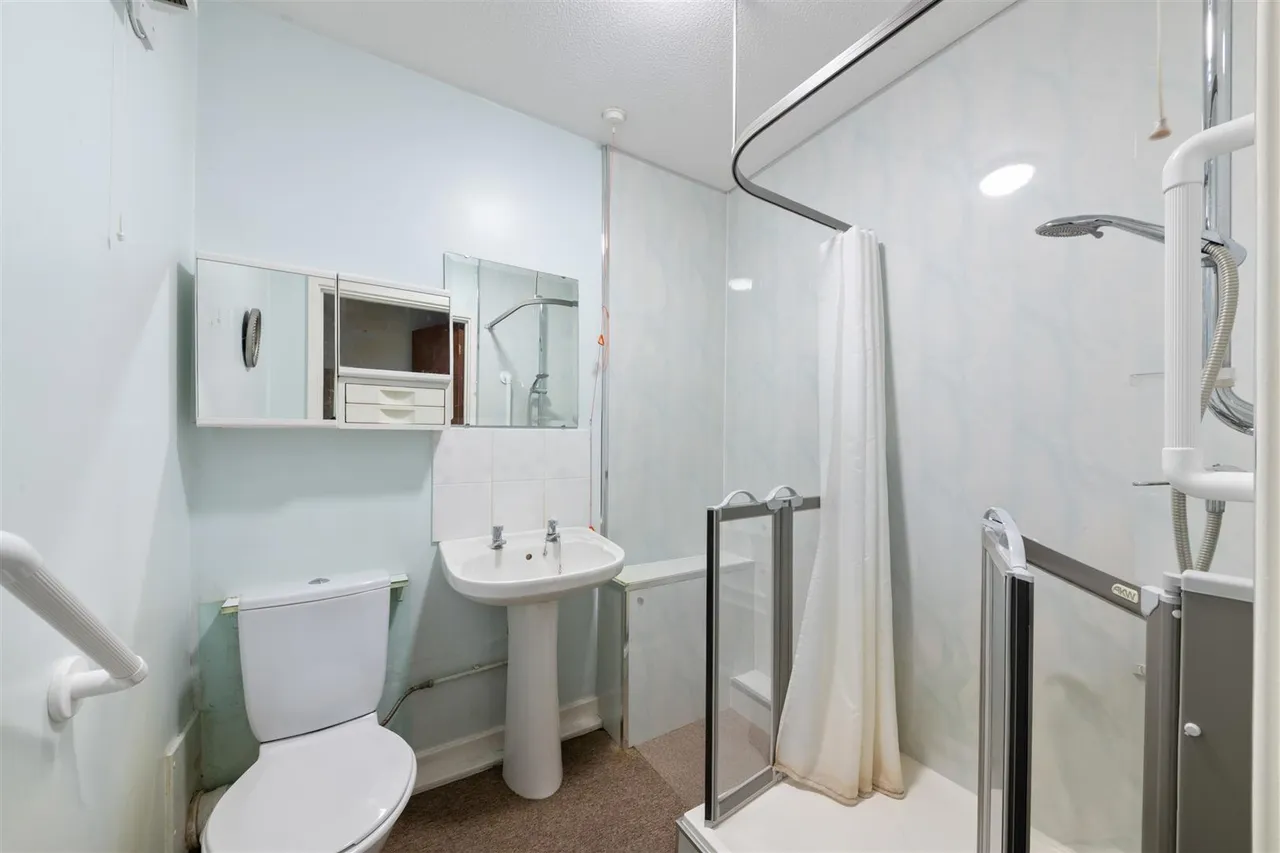 Corbins Lane, Harrow, photo 7