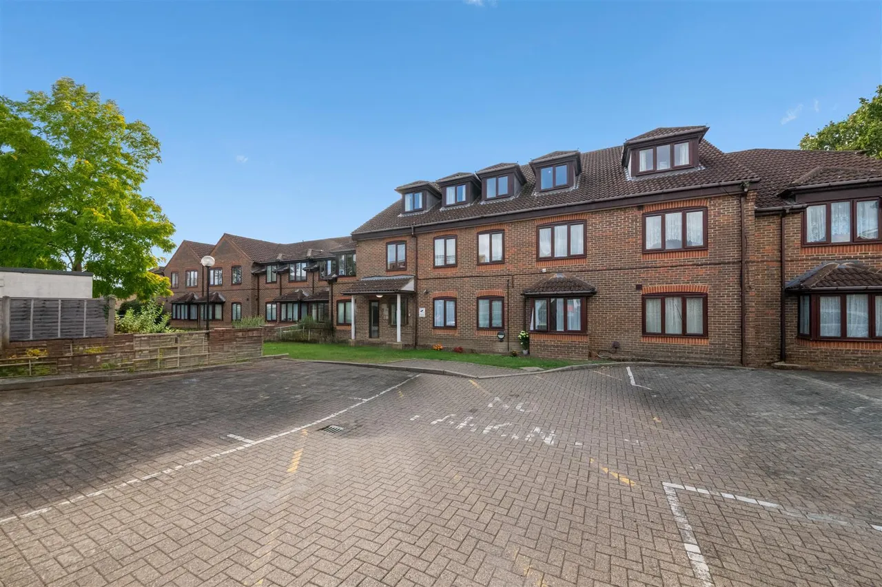 Corbins Lane, Harrow, photo 11