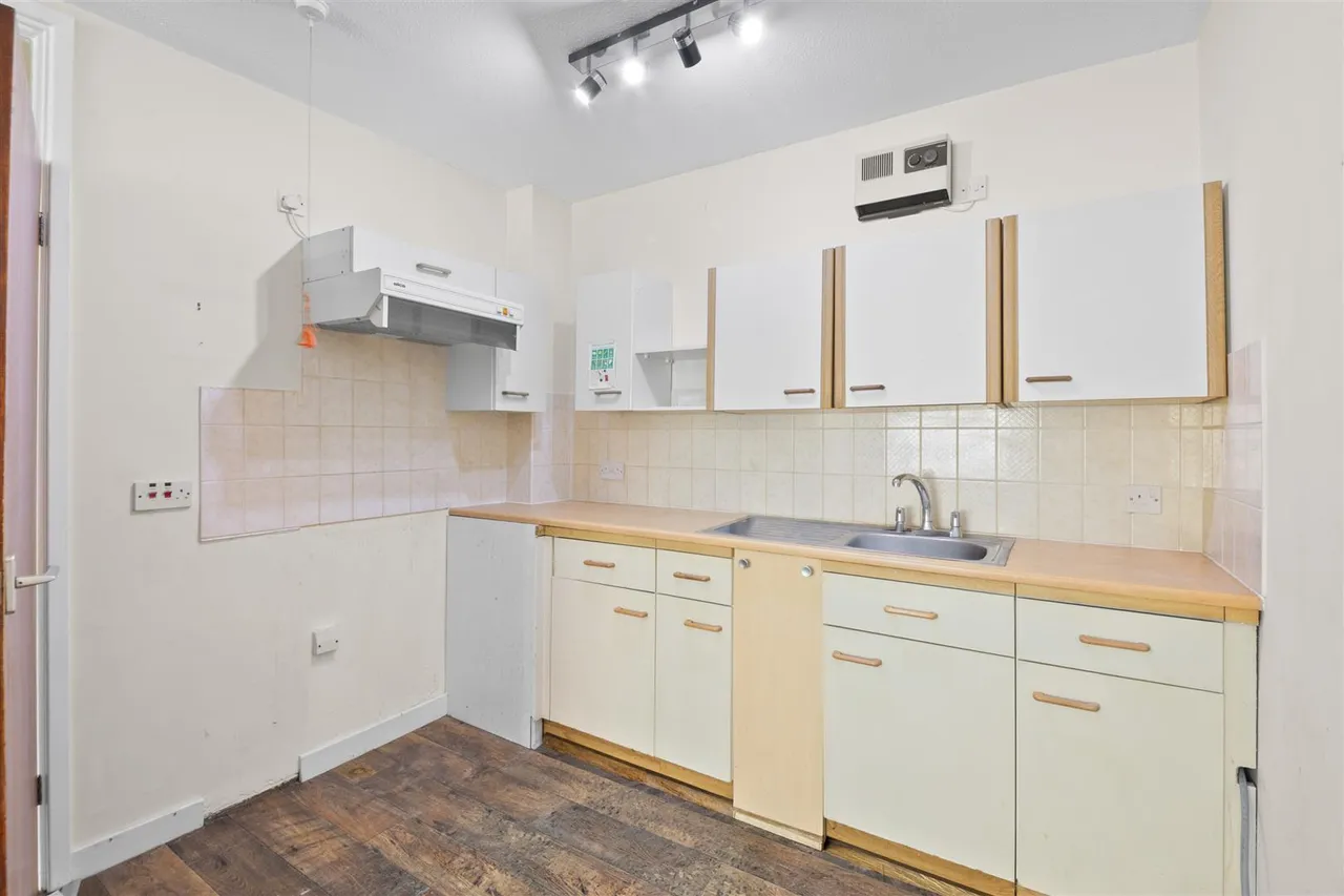 Corbins Lane, Harrow, photo 4
