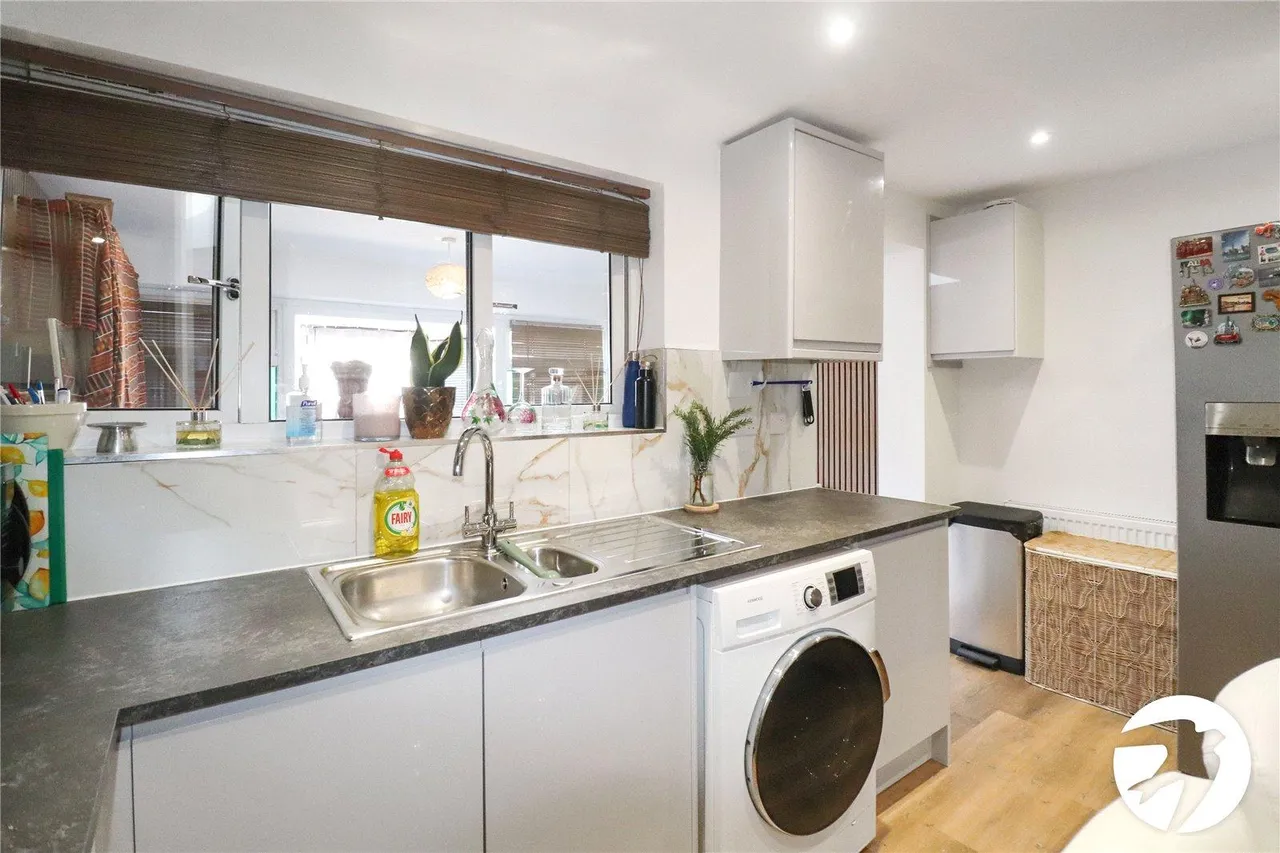 Nickelby Close, SE28, photo 10