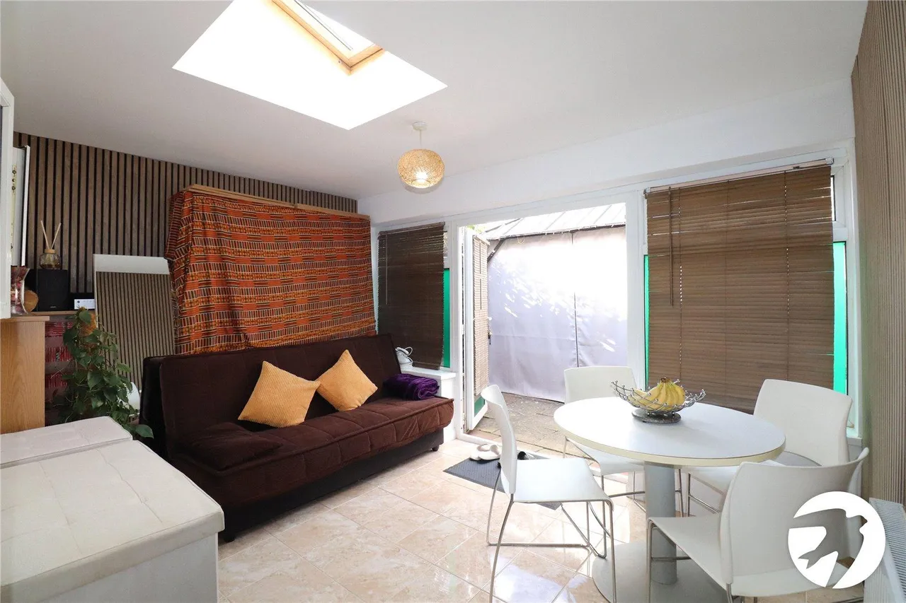 Nickelby Close, SE28, photo 5