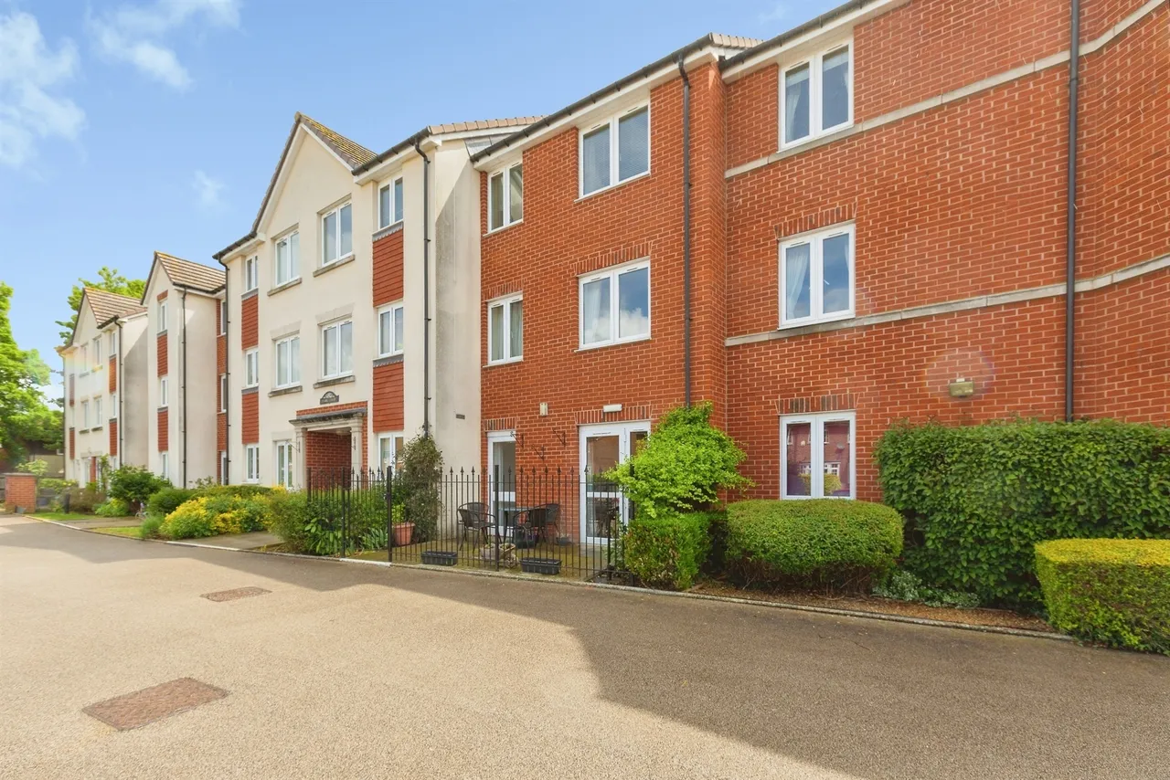 Croft Road, Aylesbury, HP21, photo 16