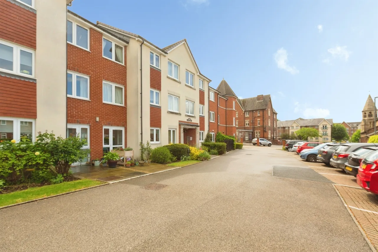 1 bed flat for sale, Croft Road, Aylesbury, HP21