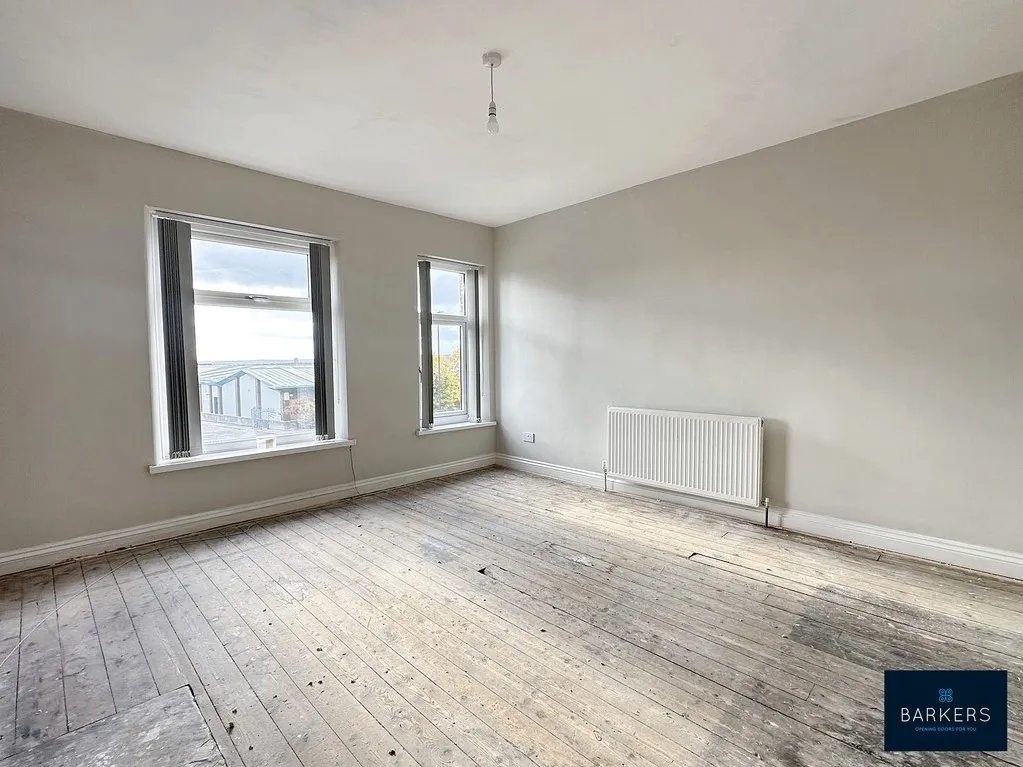 Tong Street, Bradford BD4 6NA, photo 4