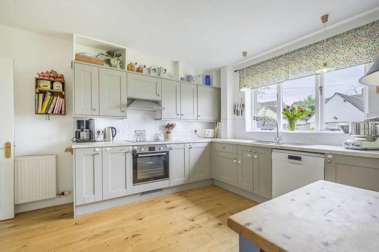 Parklands, Malmesbury, SN16, photo 2