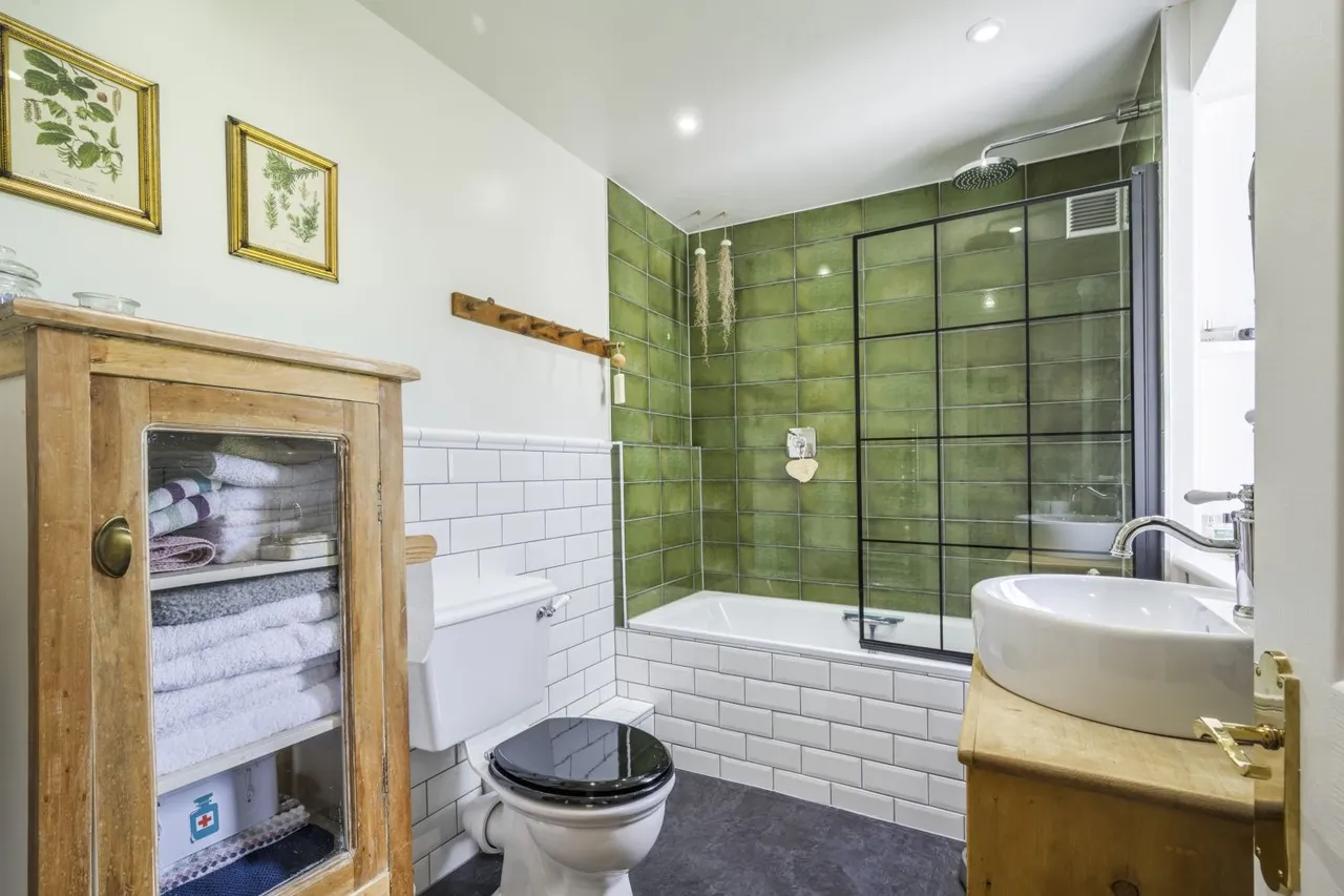 Parklands, Malmesbury, SN16, photo 13